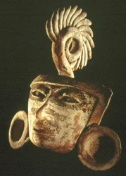 Máscara (argila e policromada)